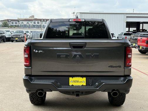 2026 RAM 1500 Warlock Crew Cab 4x4 5'7' Box