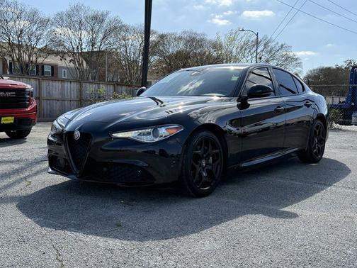 2021 Alfa Romeo Giulia Base