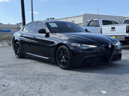 2021 Alfa Romeo Giulia Base