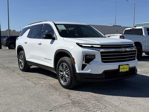 2024 Chevrolet Traverse LT