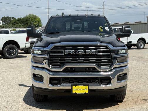 2025 RAM 2500 Tradesman Crew Cab 4x4 6'4' Box
