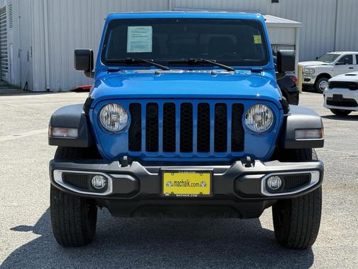 2023 Jeep Gladiator Sport