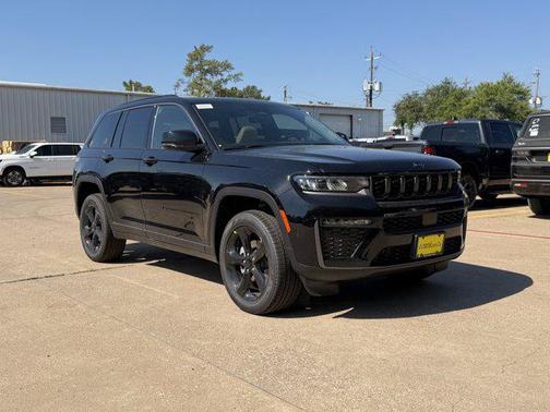 Diamond Black Crystal Pearlcoat 2026 Jeep Grand Cherokee Limited