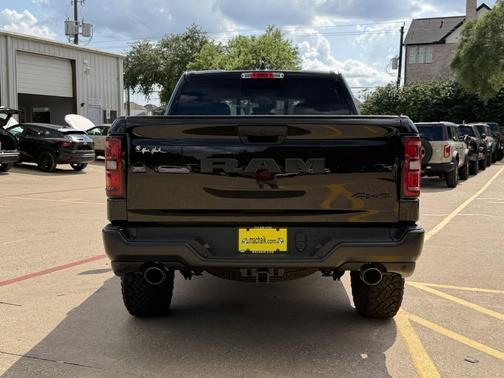 Diamond Black Crystal Pearlcoat 2026 RAM 1500 Warlock Crew Cab 4x4 5'7' Box