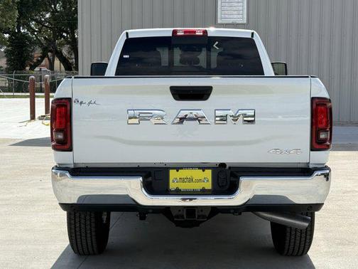 2025 RAM 3500 Tradesman Crew Cab 4x4 8' Box
