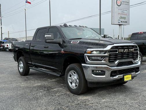 2025 RAM 2500 Tradesman Crew Cab 4x4 6'4' Box