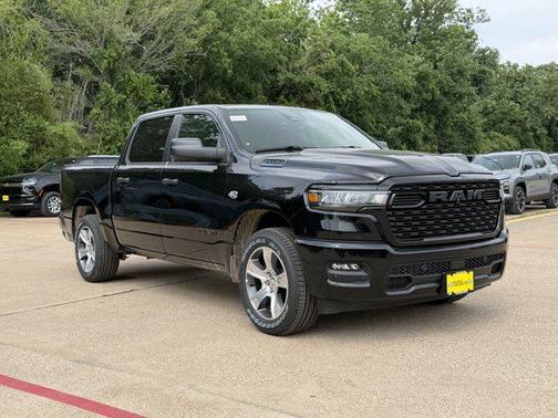 Diamond Black Crystal Pearlcoat 2026 RAM 1500 Express