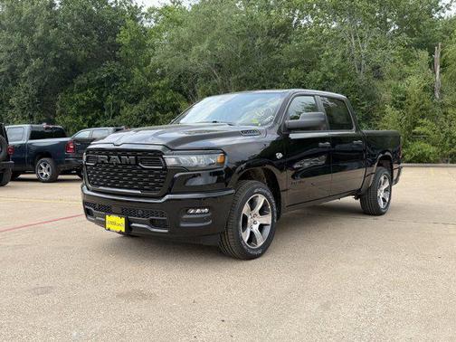Diamond Black Crystal Pearlcoat 2026 RAM 1500 Express