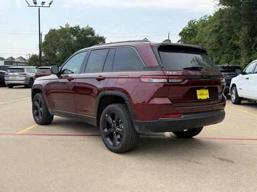velvet red pearlcoat 2026 Jeep Grand Cherokee Limited
