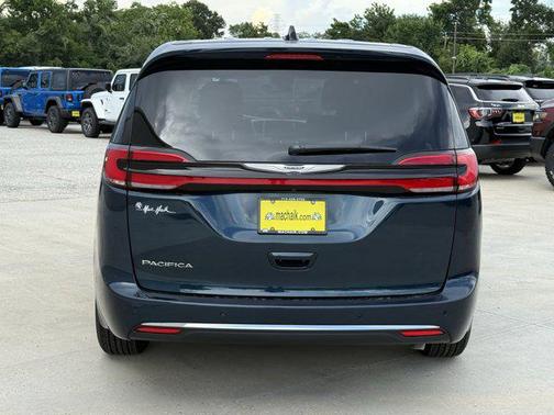 2025 Chrysler Pacifica L