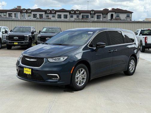2025 Chrysler Pacifica L