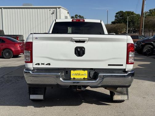 2021 RAM 2500 Big Horn Crew Cab 4x4 8' Box