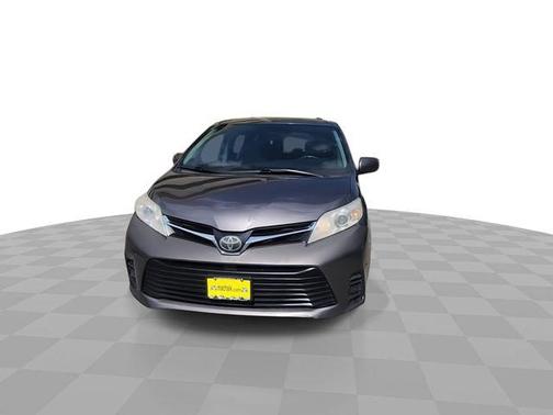 2020 Toyota Sienna LE