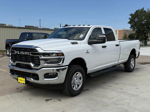 2025 RAM 2500 Tradesman Crew Cab 4x4 8' Box