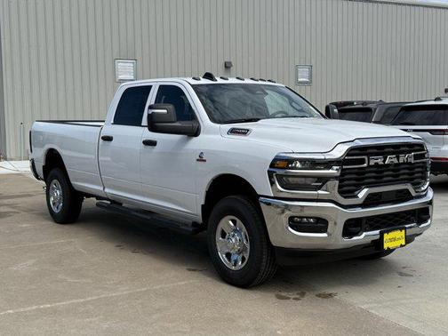 2025 RAM 2500 Tradesman Crew Cab 4x4 8' Box