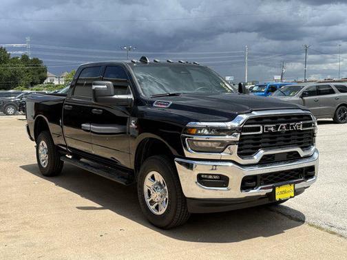 2025 RAM 2500 Tradesman Crew Cab 4x4 6'4' Box