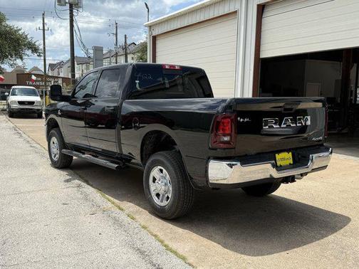 2025 RAM 2500 Tradesman Crew Cab 4x4 6'4' Box