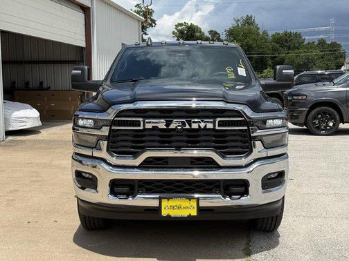 2025 RAM 2500 Tradesman Crew Cab 4x4 6'4' Box