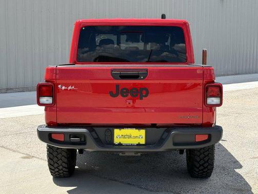2025 Jeep Gladiator High Tide