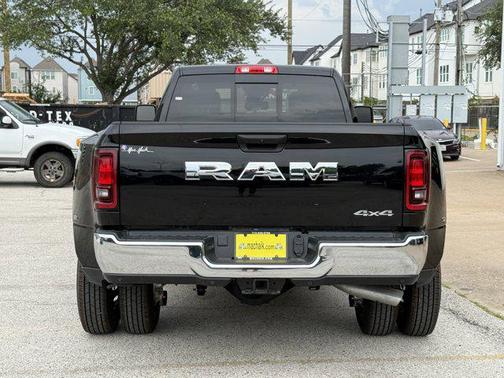 2025 RAM 3500 Tradesman Crew Cab 4x4 8' Box