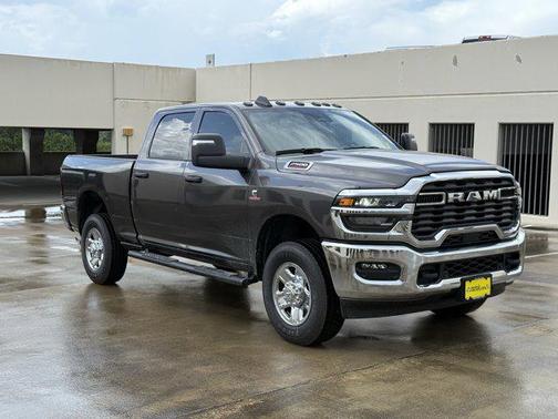 2025 RAM 2500 Tradesman Crew Cab 4x4 6'4' Box