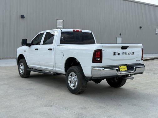 2025 RAM 2500 Tradesman Crew Cab 4x4 6'4' Box