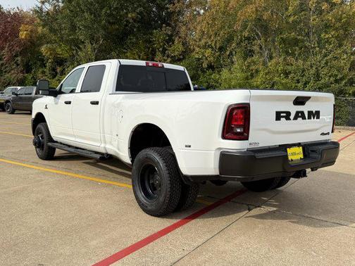2026 RAM 3500 Tradesman Crew Cab 4x4 8' Box
