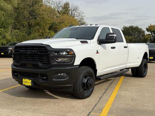 2026 RAM 3500 Tradesman Crew Cab 4x4 8' Box