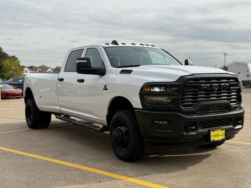 2026 RAM 3500 Tradesman Crew Cab 4x4 8' Box