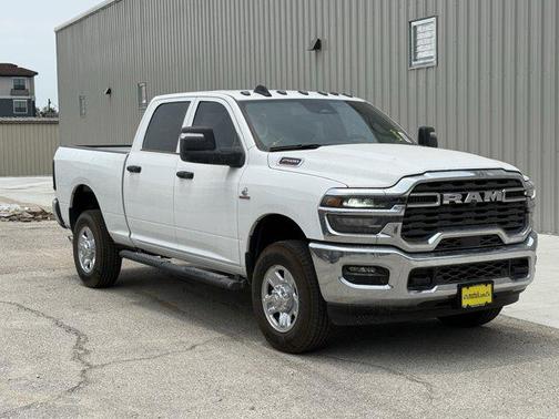 2025 RAM 2500 Tradesman Crew Cab 4x4 6'4' Box