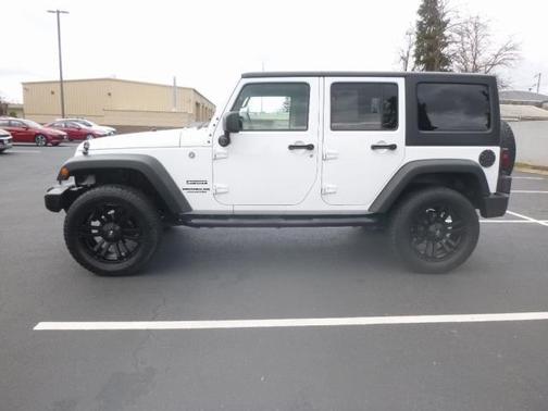 Photo 2 of 15 of 2016 Jeep Wrangler Unlimited Sport
