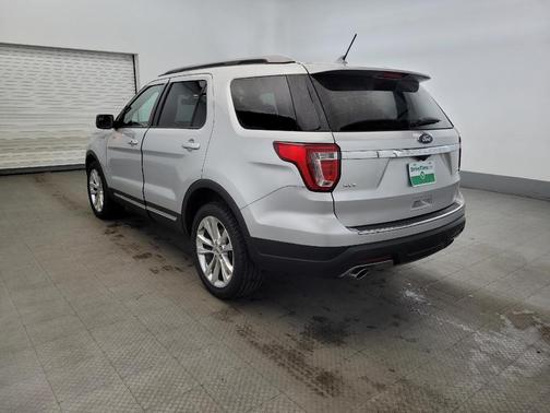 Ingot Silver Metallic 2018 Ford Explorer XLT