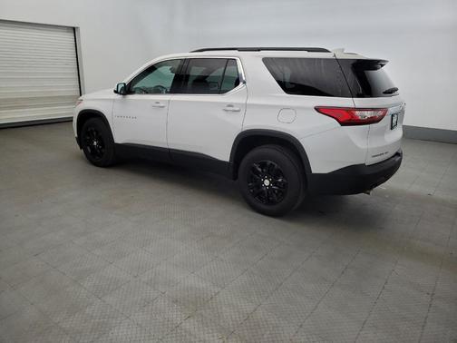 Iridescent Pearl Tricoat 2018 Chevrolet Traverse LT Cloth