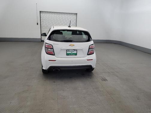Summit White 2020 Chevrolet Sonic FWD Hatchback 1FL 5-Door