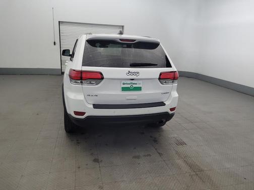 Bright White Clearcoat 2022 Jeep Grand Cherokee Laredo