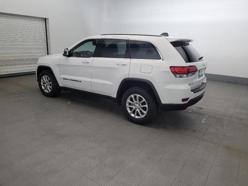Bright White Clearcoat 2022 Jeep Grand Cherokee Laredo