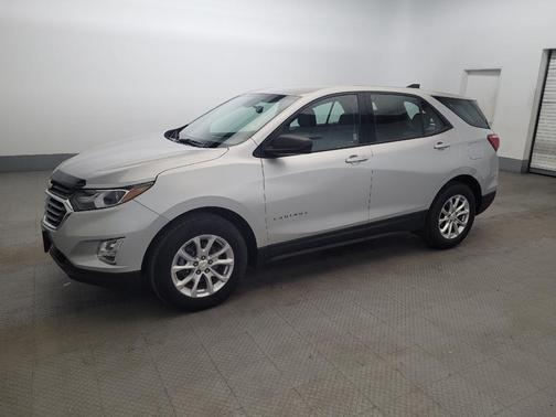 Silver Ice Metallic 2019 Chevrolet Equinox LS