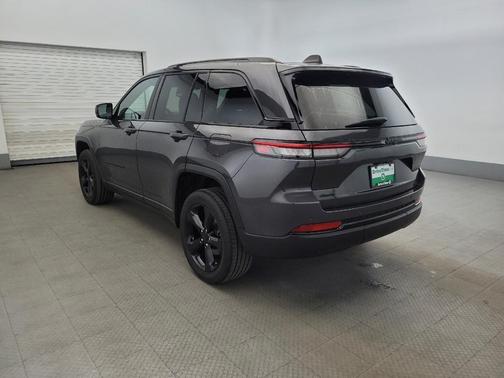 Baltic Gray Metallic Clearcoat 2023 Jeep Grand Cherokee Altitude