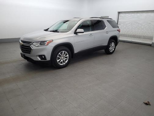 Silver Ice Metallic 2020 Chevrolet Traverse LT Cloth