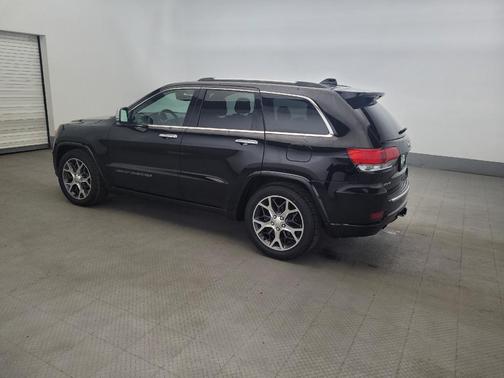 Diamond Black Crystal Pearlcoat 2019 Jeep Grand Cherokee Overland