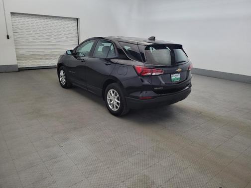 Mosaic Black Metallic 2022 Chevrolet Equinox LS