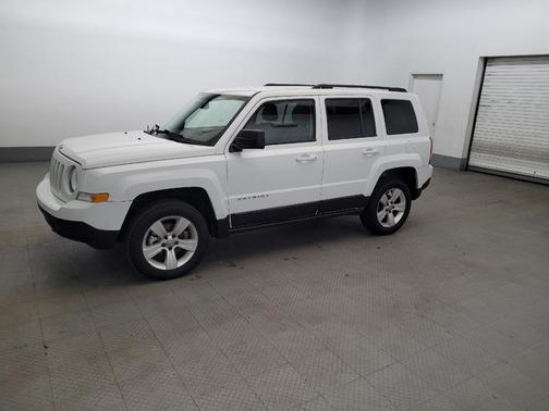 Bright White Clearcoat 2017 Jeep Patriot Latitude