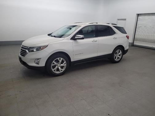 White 2018 Chevrolet Equinox Premier