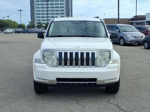 Stone White Clearcoat 2009 Jeep Liberty Limited Edition