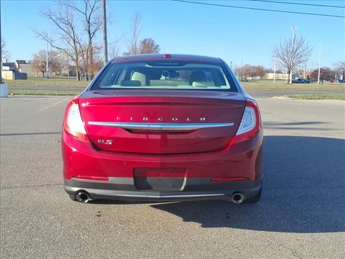 2015 Lincoln MKS Base