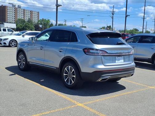 2022 Lincoln Nautilus Standard