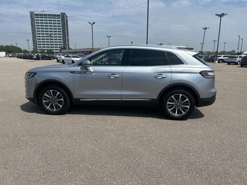 2022 Lincoln Nautilus Standard