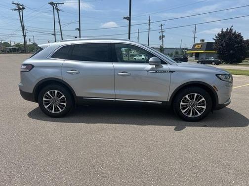 2022 Lincoln Nautilus Standard