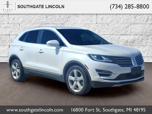 White Platinum 2018 Lincoln MKC Premiere