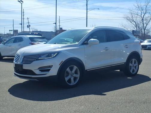 White Platinum 2018 Lincoln MKC Premiere